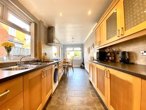 Kitchen- click for photo gallery